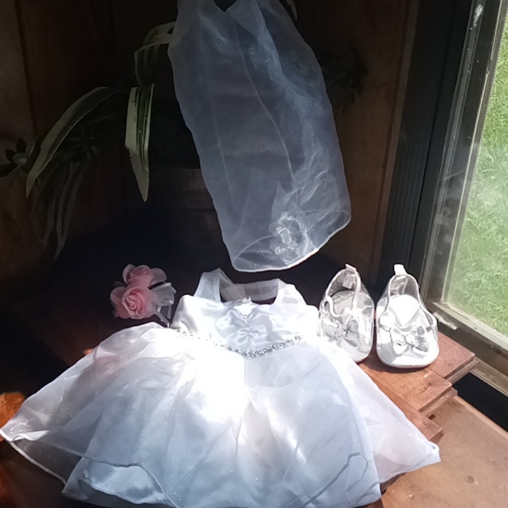 Build a bear wedding dress veil shoes Plus bouquet set